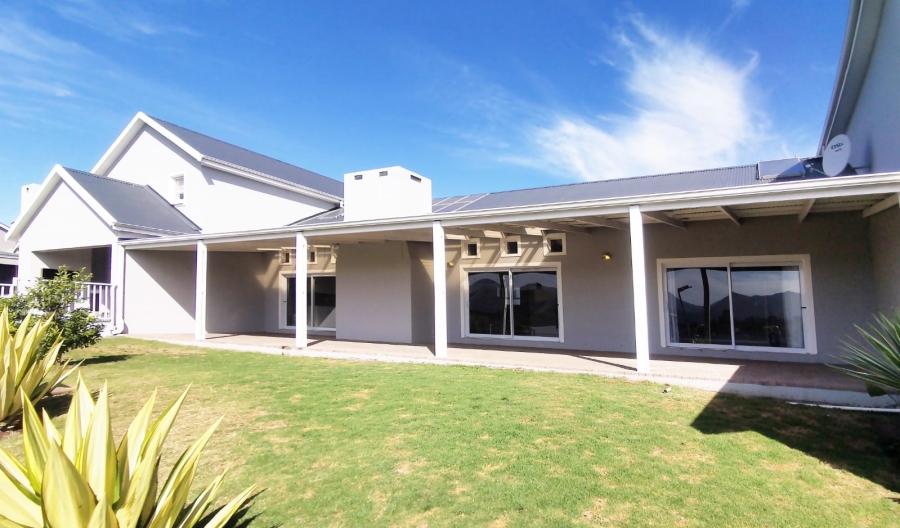 3 Bedroom Property for Sale in Kraaibosch Western Cape